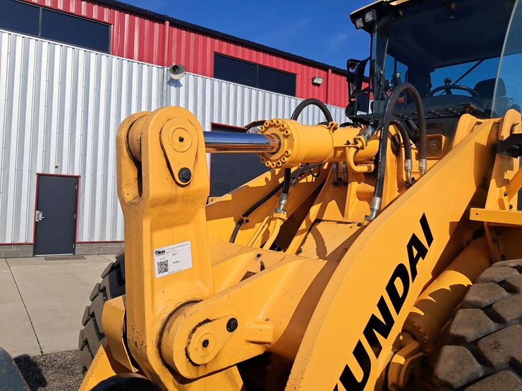 2018-hyundai-hl965-image-19