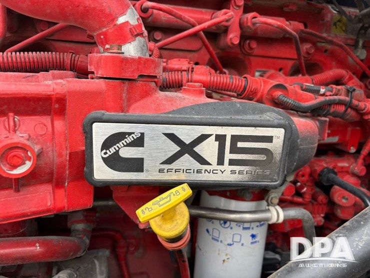 peterbilt-579-image-48