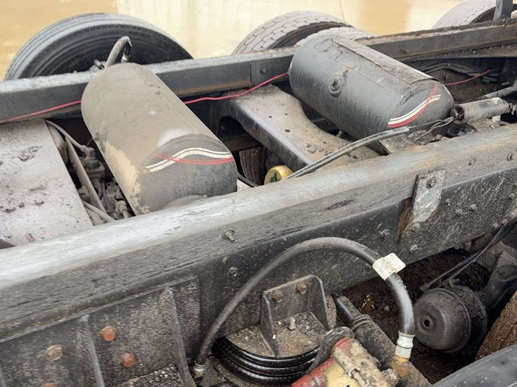 1994-ford-lt9000-image-46