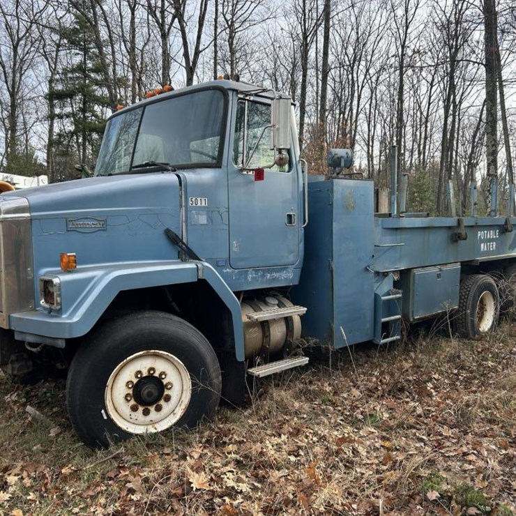 #1427 • 1989 AutoCar Flatbed Truck