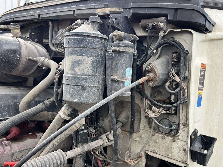 2018-mack-gu-granite-6-axle-dump-truck-image-31