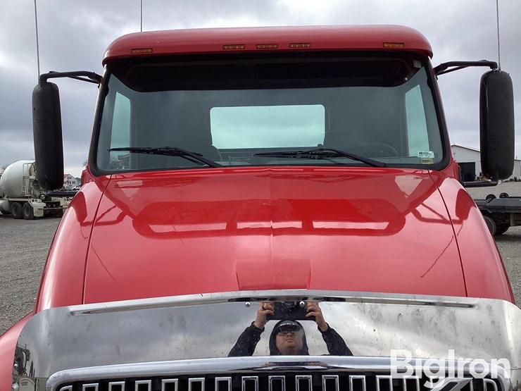 2002-volvo-vnl-t/a-truck-tractor-image-10