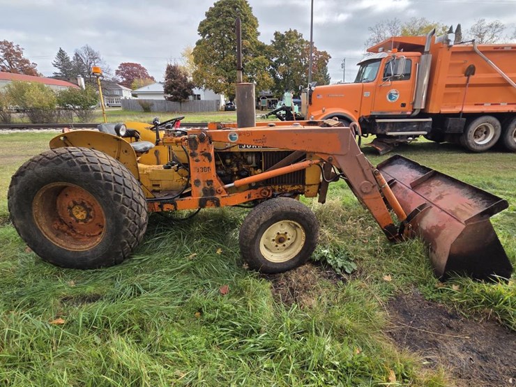 john-deere-300-image-6