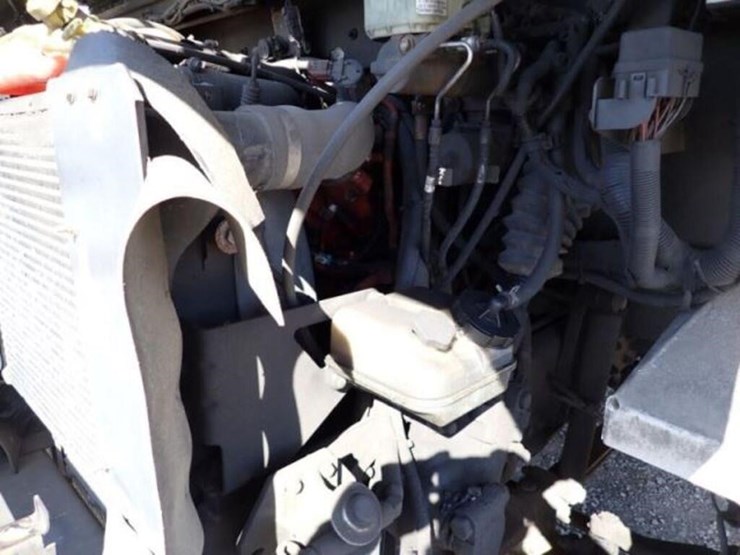 2012-freightliner-mt55-image-29