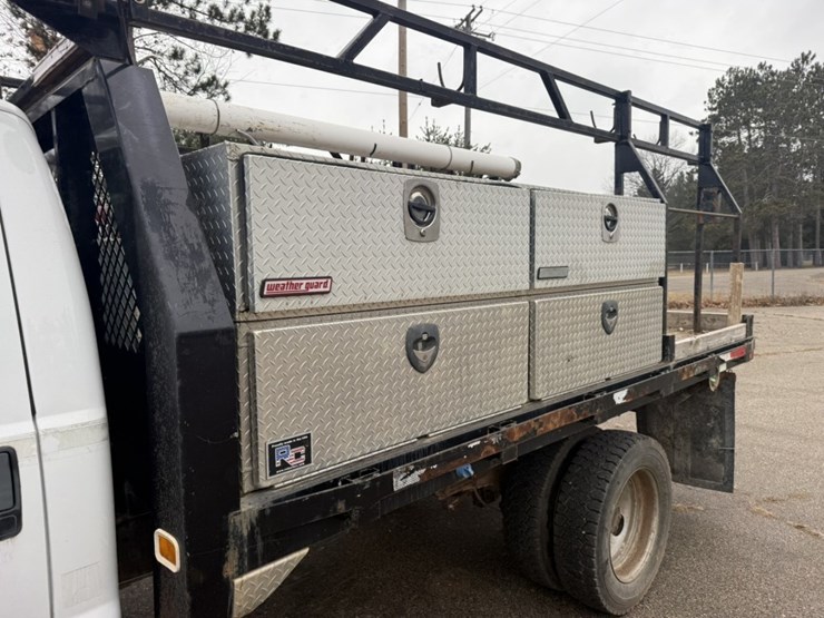 2011-ford-f550-image-15