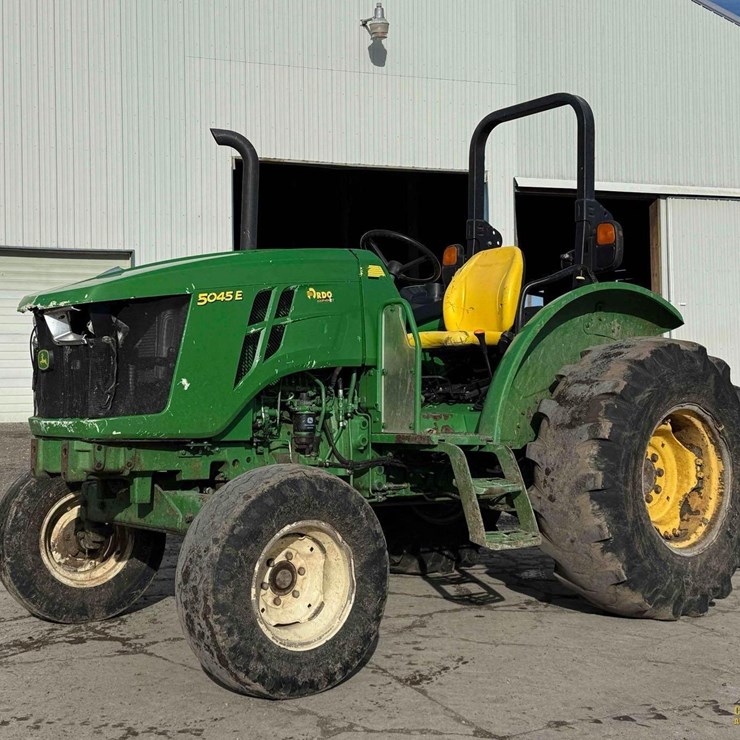 JOHN DEERE 5045E