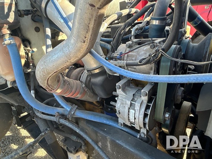 peterbilt-330-image-30