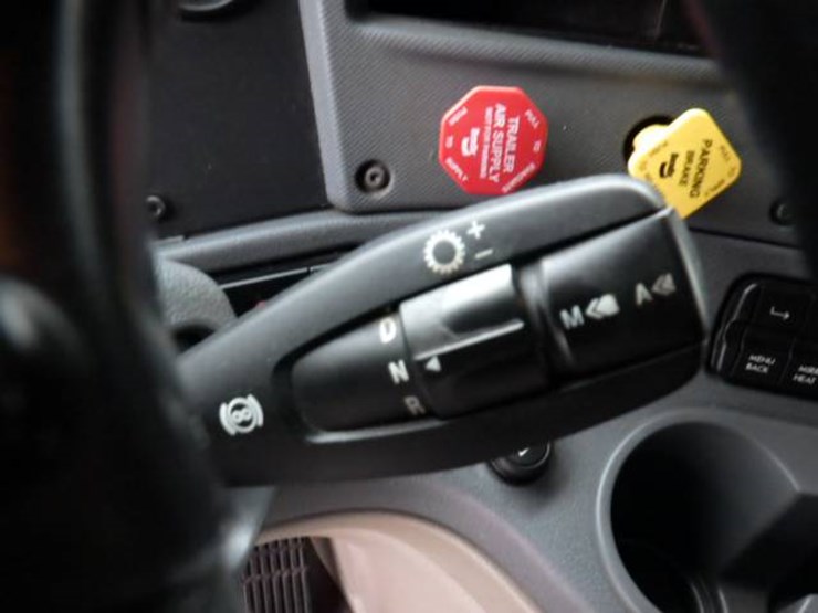 freightliner-cascadia-125-image-21