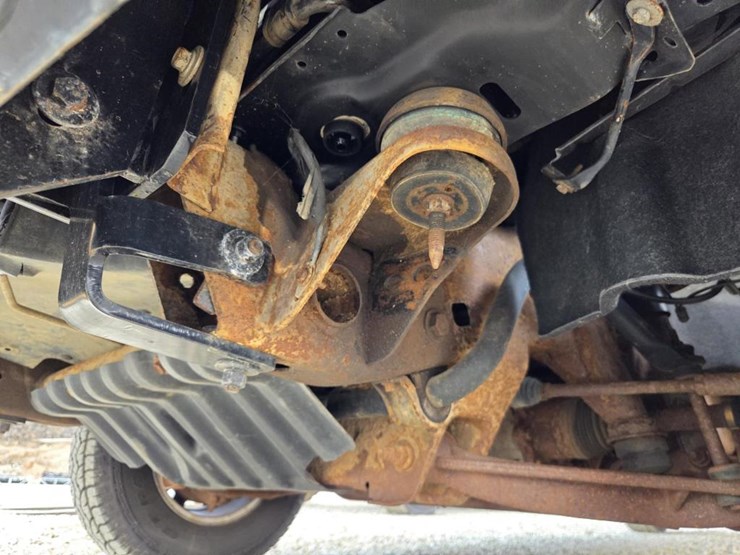 2015-chevrolet-silverado-2500hd-image-34