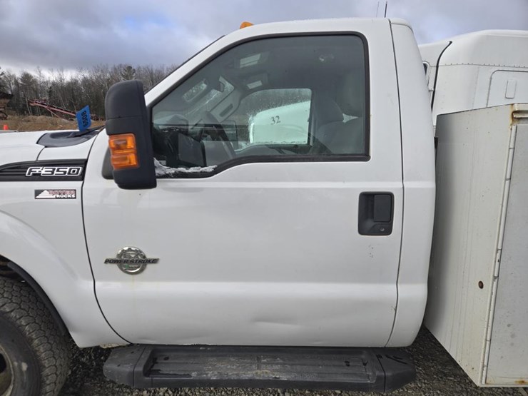 2011-ford-f350-image-12