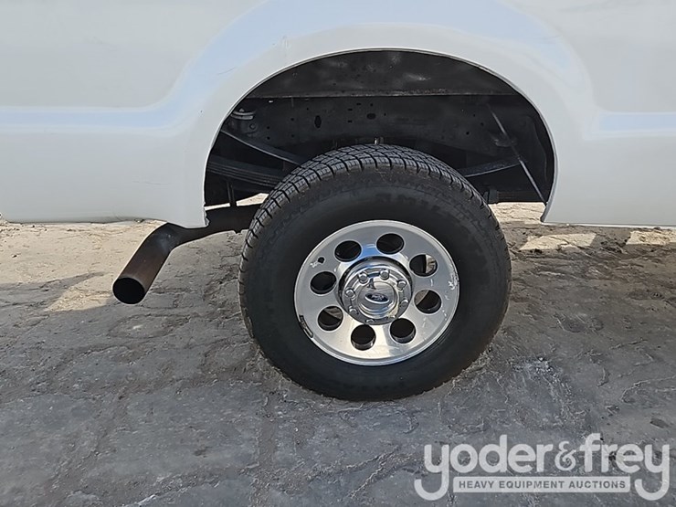 ford-f350-xlt-image-8