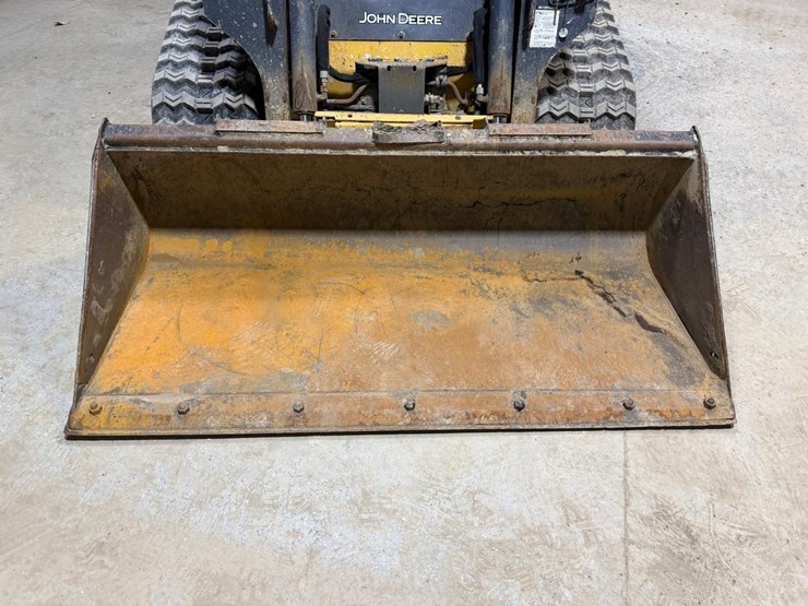 2021-deere-317g-image-9