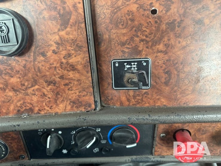 kenworth-t800-image-15