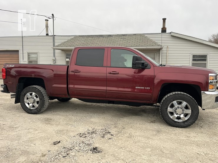 chevrolet-silverado-2500hd-lt-image-4
