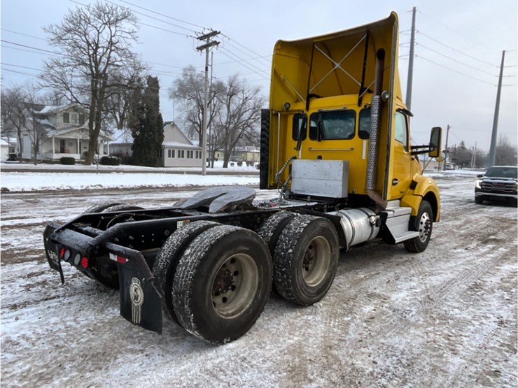 2019-kenworth-t880-image-11