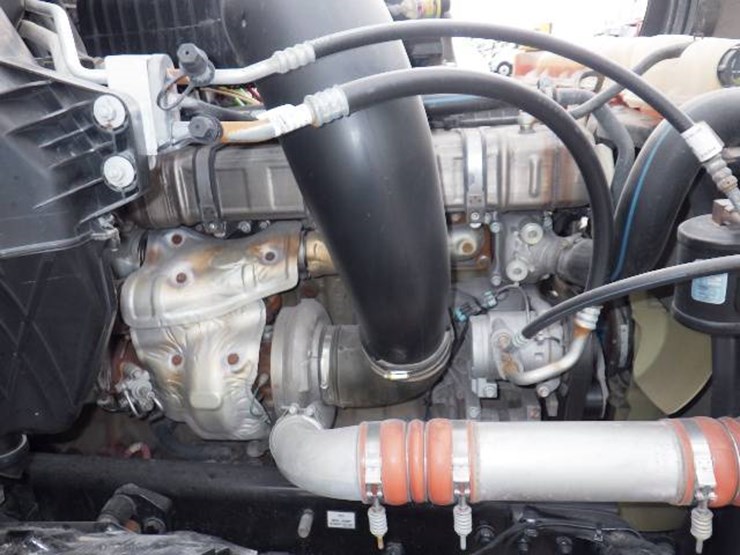 2020-freightliner-cascadia-126-image-27