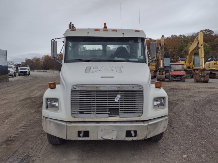 freightliner-fl60-image-2