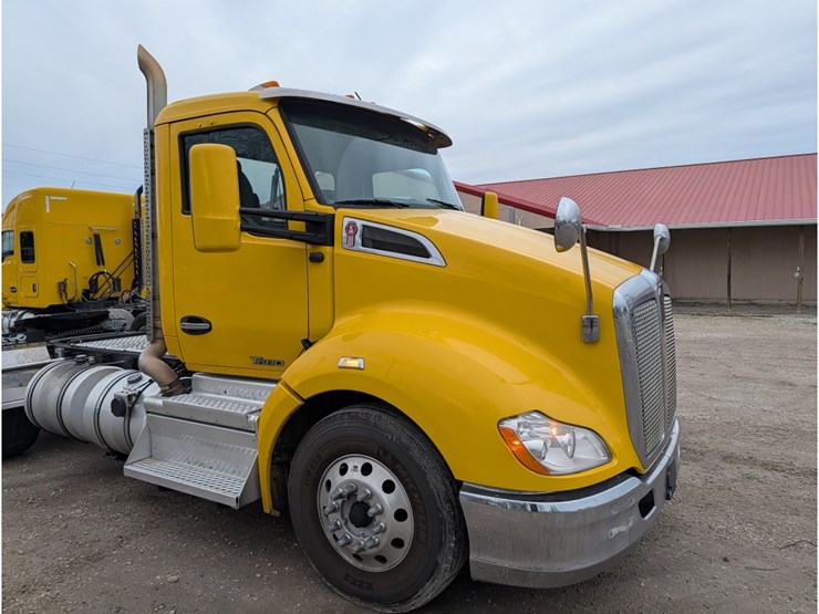 2020-kenworth-t880-image-4