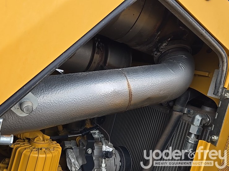 2019-deere-850l-lgp-image-125