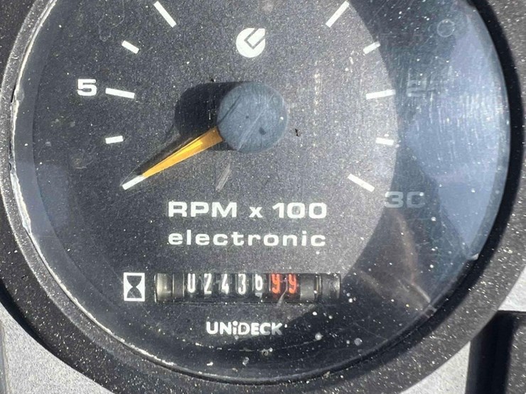 new-holland-lb75-image-5