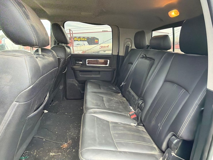 2012-dodge-2500-image-24