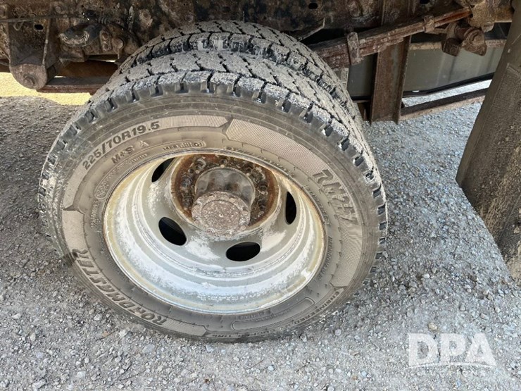 ford-f550-xl-image-36