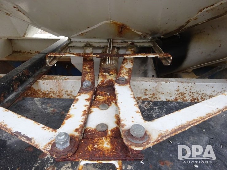 2003-international-8100-image-60