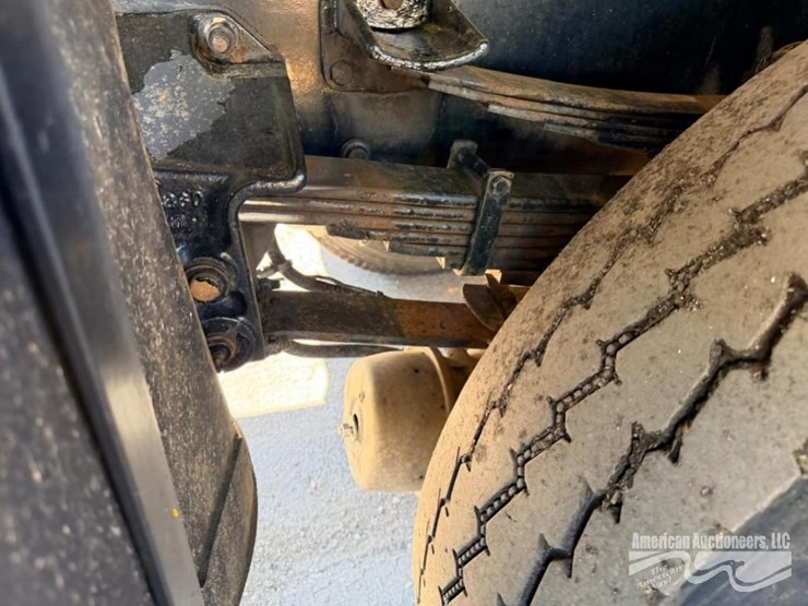 2011-mack-gu812-garbage-truck-image-20