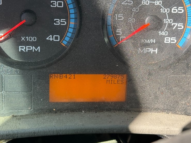 2024-isuzu-nrr-image-21