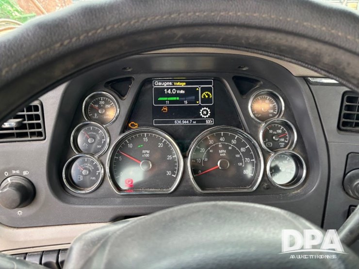 peterbilt-579-image-80