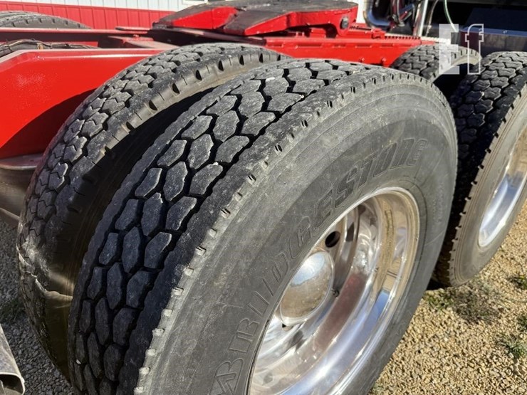 1985-peterbilt-362-image-8