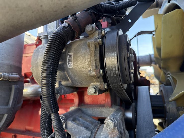 2012-peterbilt-389-image-31