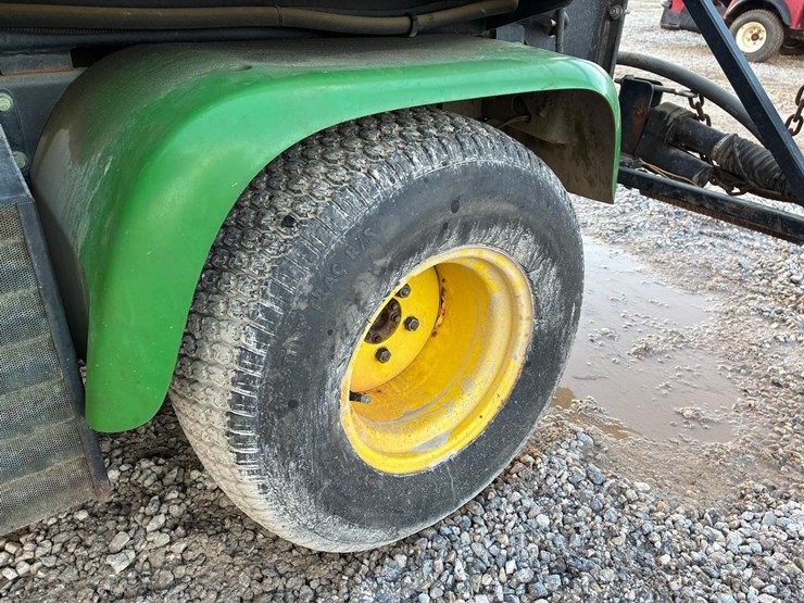 john-deere-gator-image-13