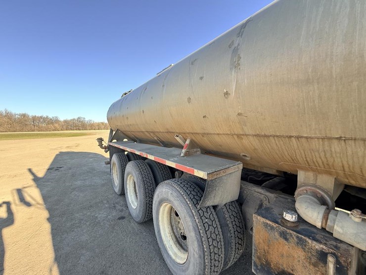 ford-ltl9000-image-22