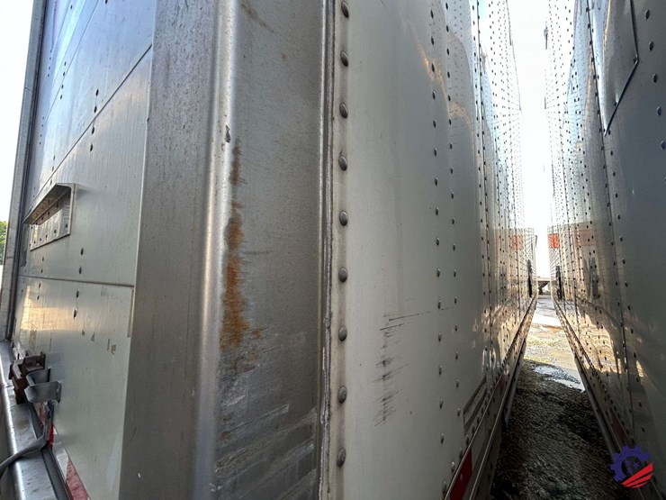 2017-stoughton-28-ft-image-10