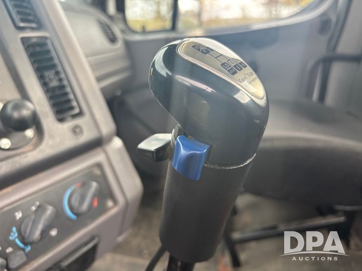 freightliner-114sd-image-37