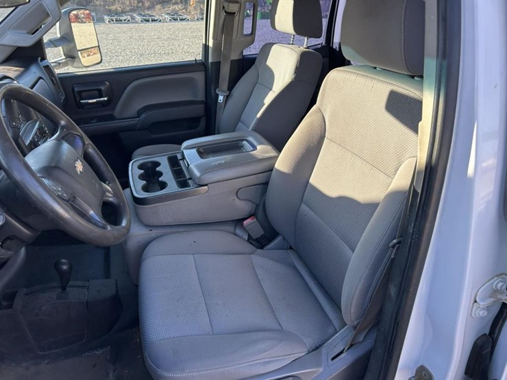 2015-chevrolet-silverado-2500hd-image-106