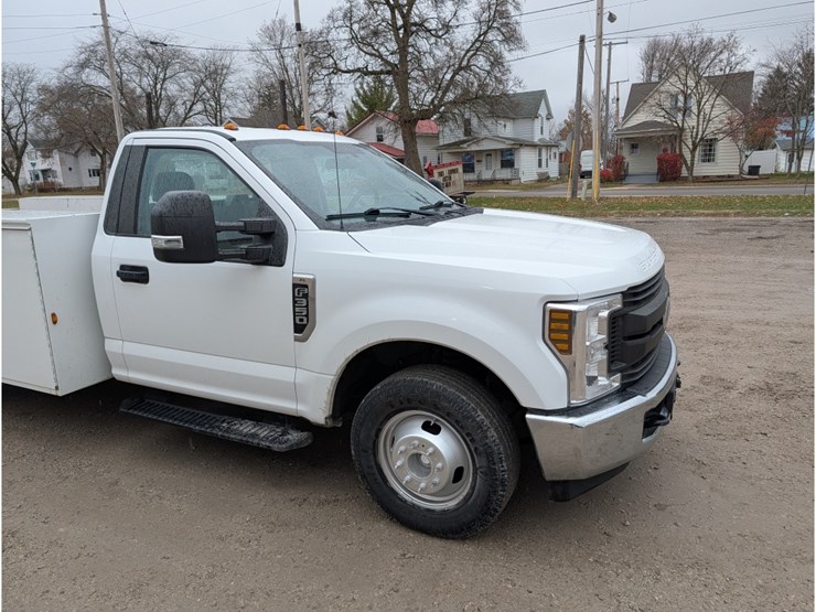 2018-ford-f350-image-4