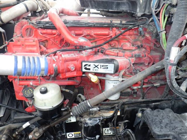 peterbilt-579-image-30