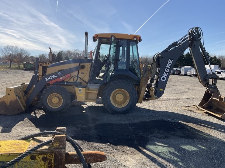 john-deere-310-image-1