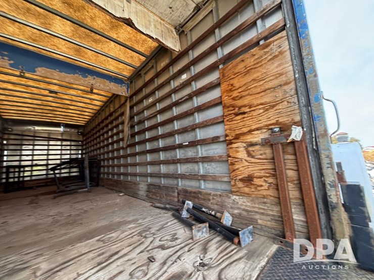 freightliner-fl106-image-35