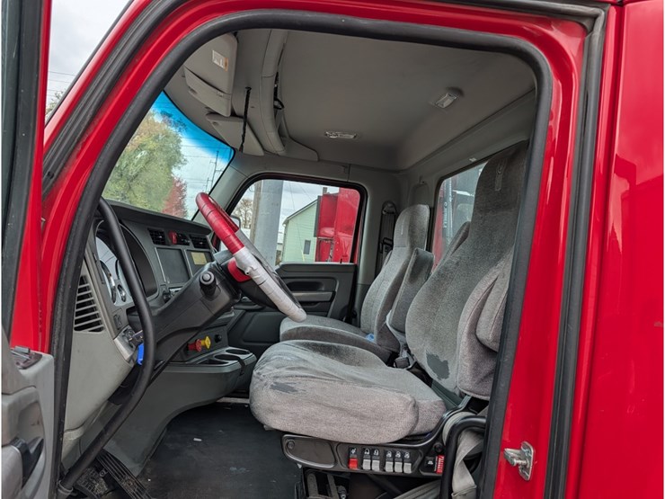 2019-kenworth-t680-image-17
