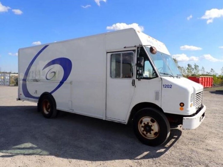 2012-freightliner-mt55-image-4