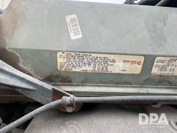 1999-freightliner-flc120-image-34