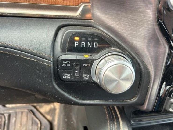 2020-ram-1500-laramie-longhorn-image-15