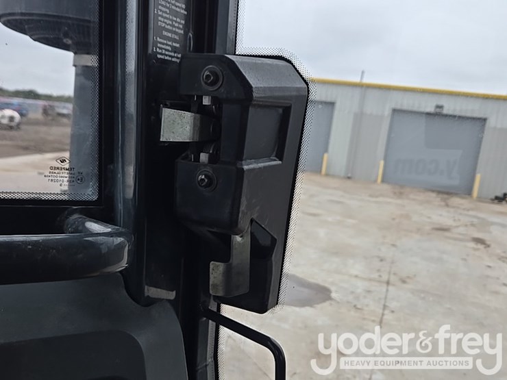 2019-deere-850l-lgp-image-160