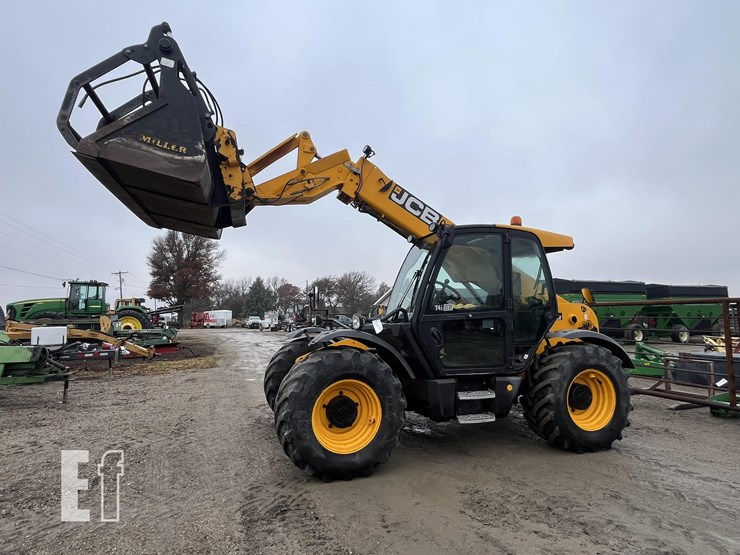 jcb-541-70-agri-plus-image-1
