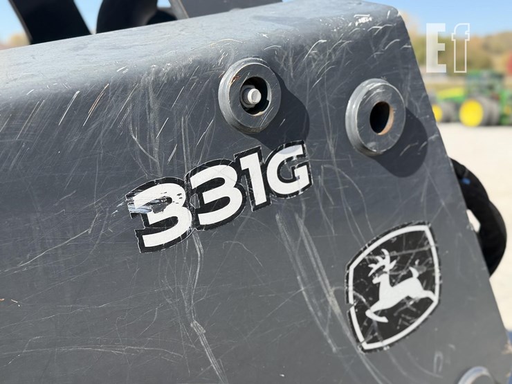 2017-deere-331g-image-15