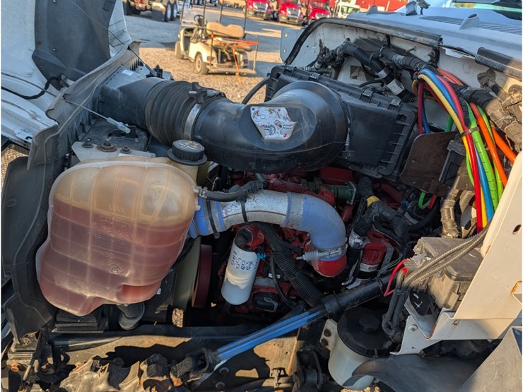 2015-ford-f750-image-21