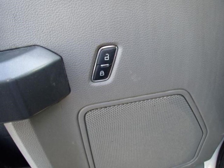 ford-f150-xlt-image-12